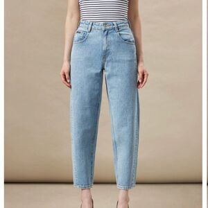 NWT Frank and Oak The Linda Balloon Fit High Rise Jean in Light Wash, Size 25